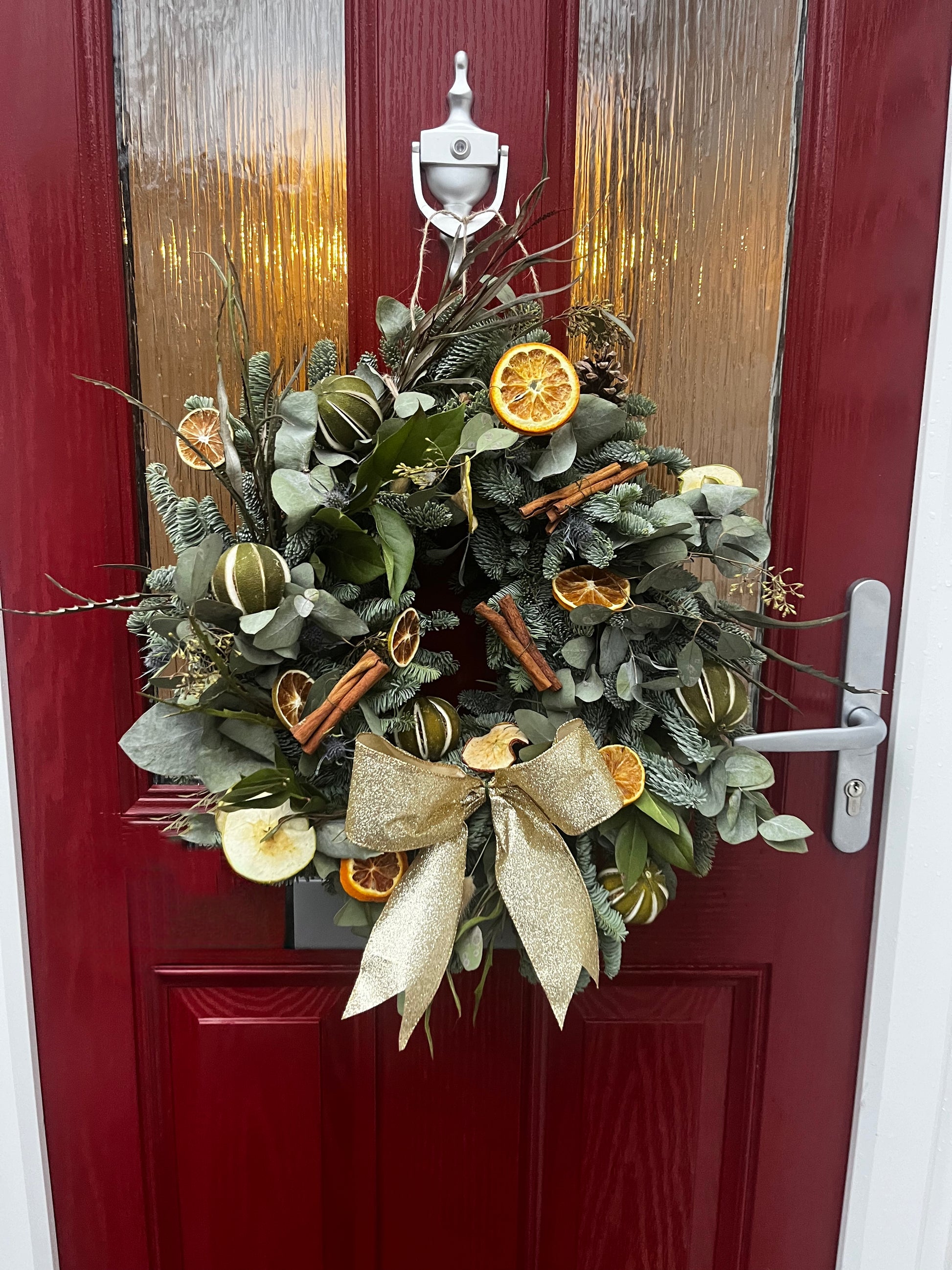 Traditional Christmas Wreath | Scented Wreath with Dried Fruit, Cinnamon & Gold Ribbon