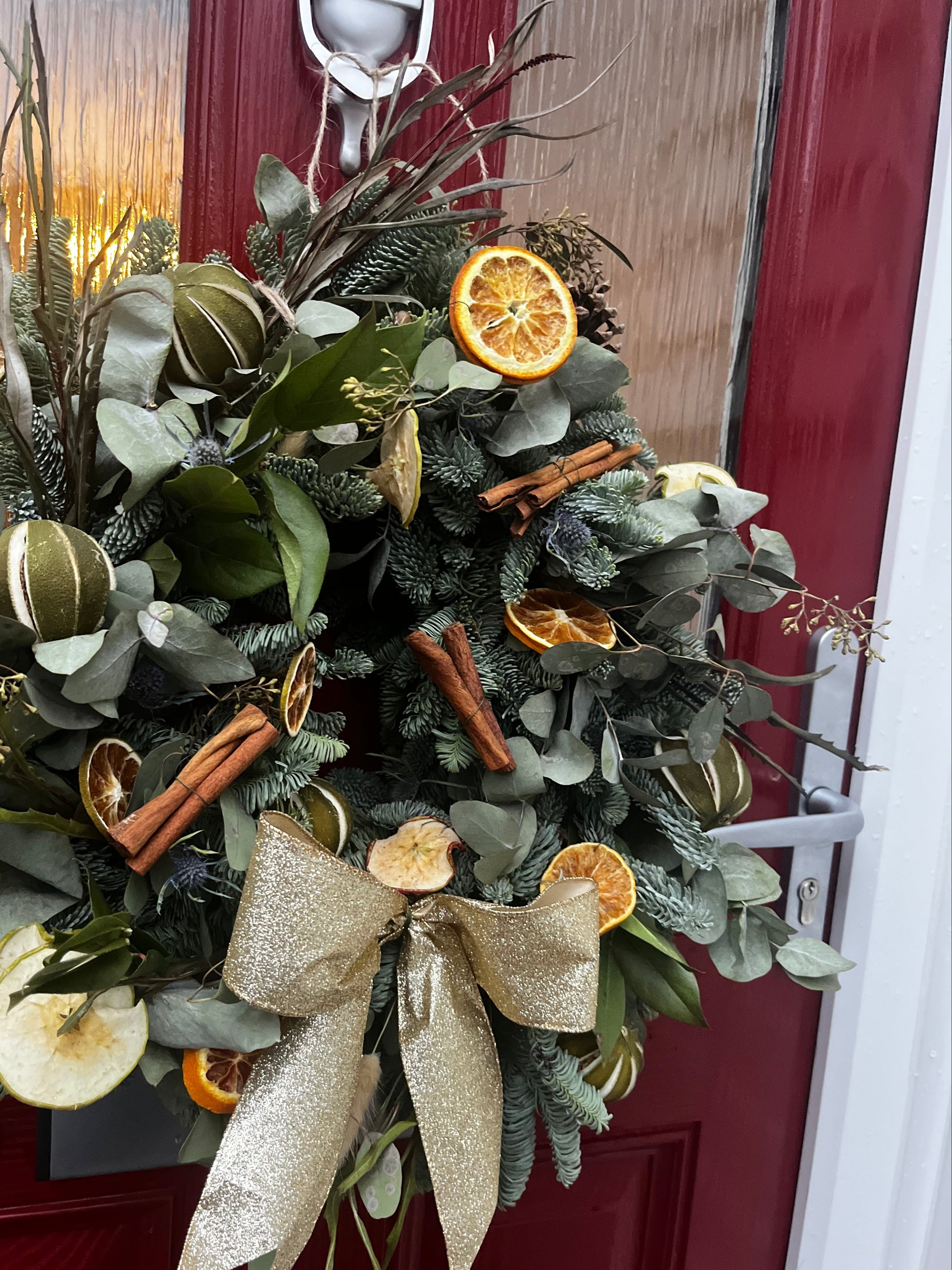 Traditional Christmas Wreath | Scented Wreath with Dried Fruit, Cinnamon & Gold Ribbon