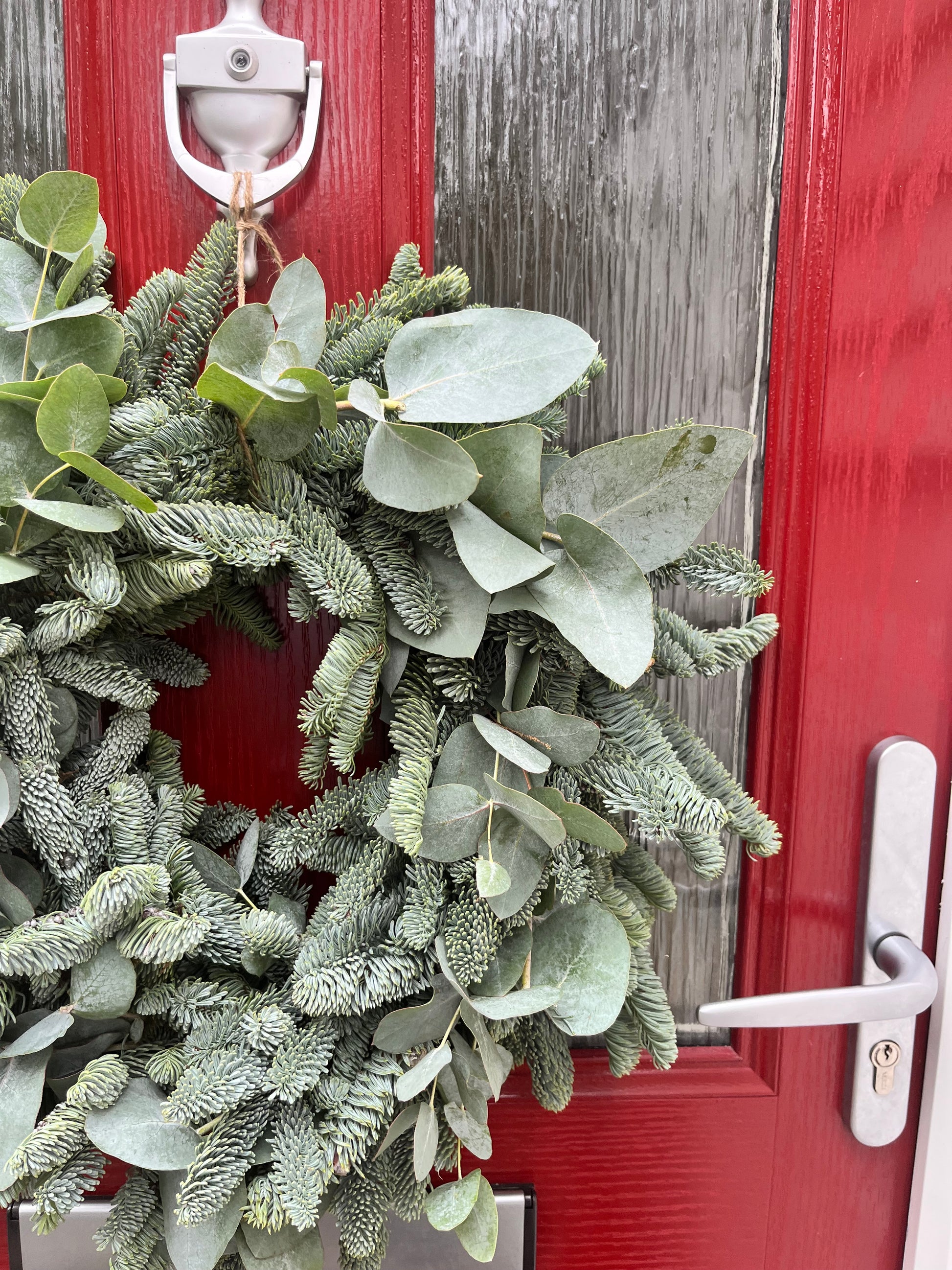 Fresh Green Christmas Wreath | Pine & Eucalyptus Door Wreath | Natural Festive Decoration