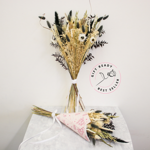 Black & White Dried Flower Bouquet – Monochrome