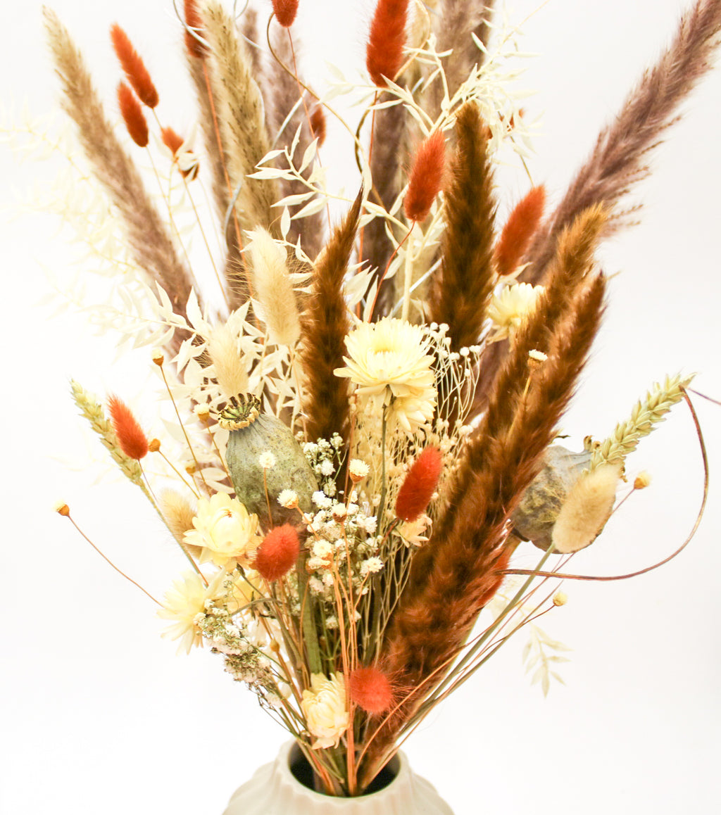 Large pampas bouquet arrangement with a mix of dried flowers and pampas grass, perfect for weddings, special events, or a statement decor piece.